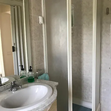 Piso Tranquilo Con Vistas Y Aparcamiento Gratuito Apartamento